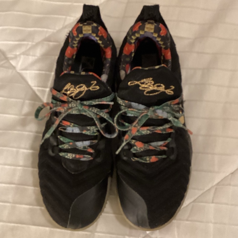 Nike LeBron XVI KC 'Watch The Throne' Sneakers